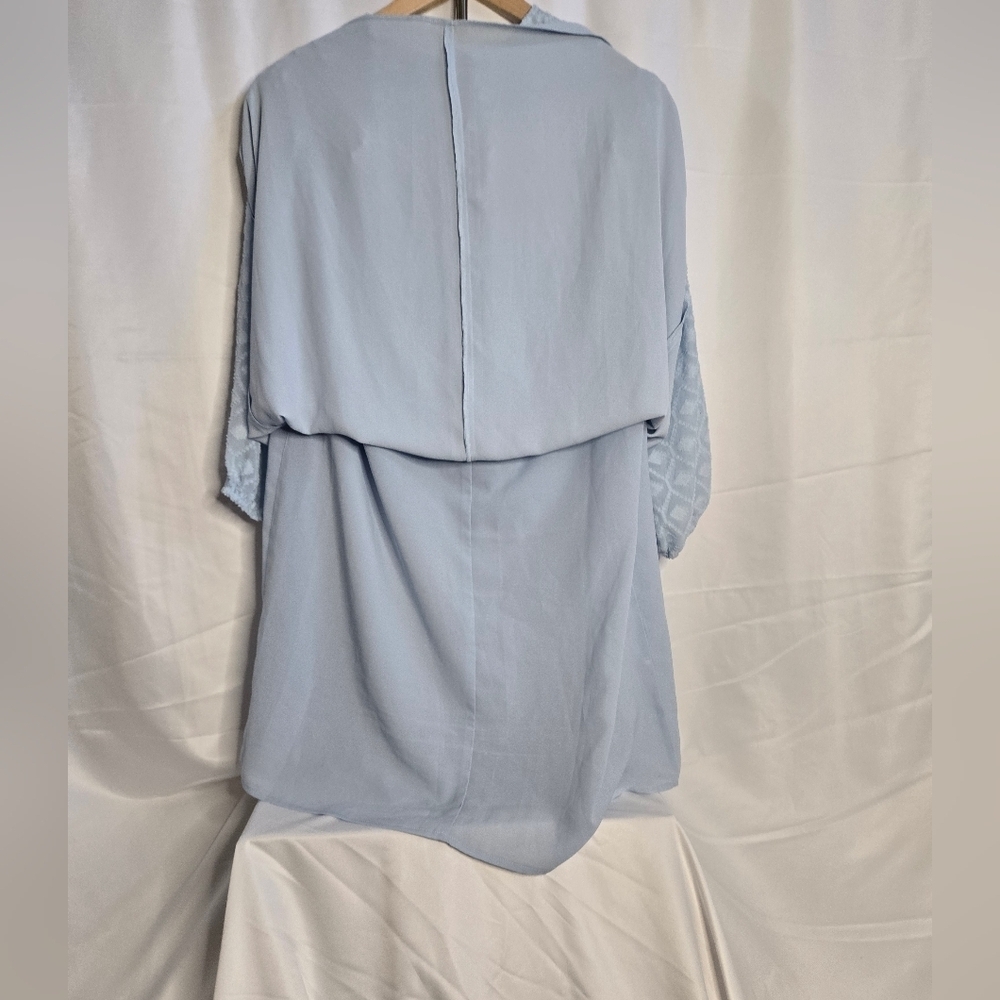 🌟 BCBG Light Blue Cold Shoulder Lace Sleeve Dress – Size M 🌟 - Picture 7 of 7